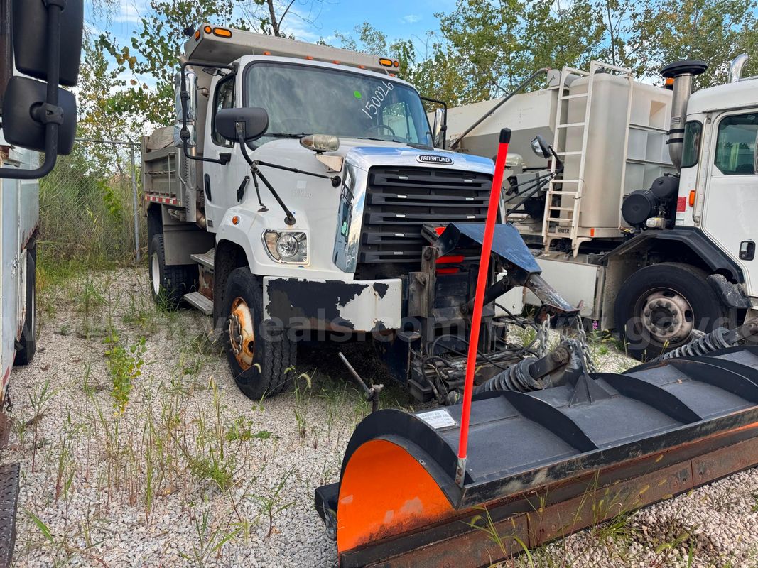 2015 Freightliner 108SD Lot 115 - 150026 R