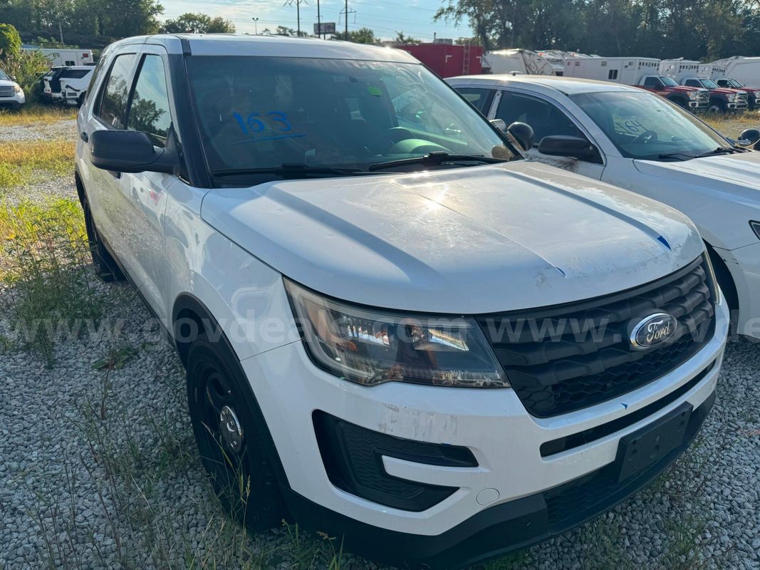 2017 Ford Interceptor SUV Lot 163 - 175182 R