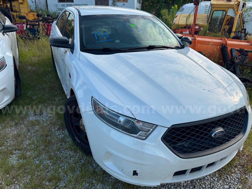 2018 Ford Interceptor Sedan Lot 135 - 185220 R