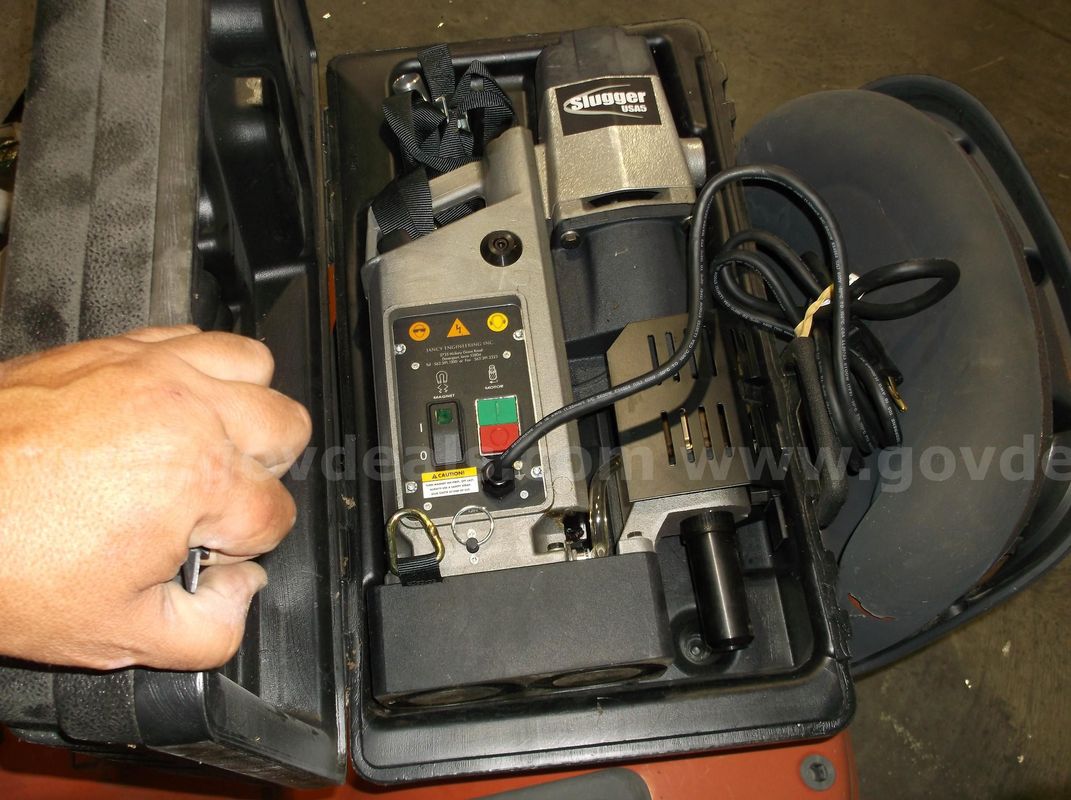 SLUGGER USA5 MAGNETIC DRILL PRESS