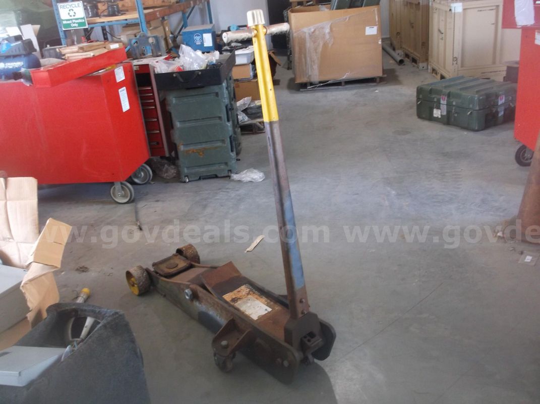 10 TON FLOOR JACK