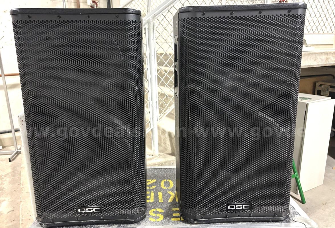 QSC Powered Speakers With Case (Pair)