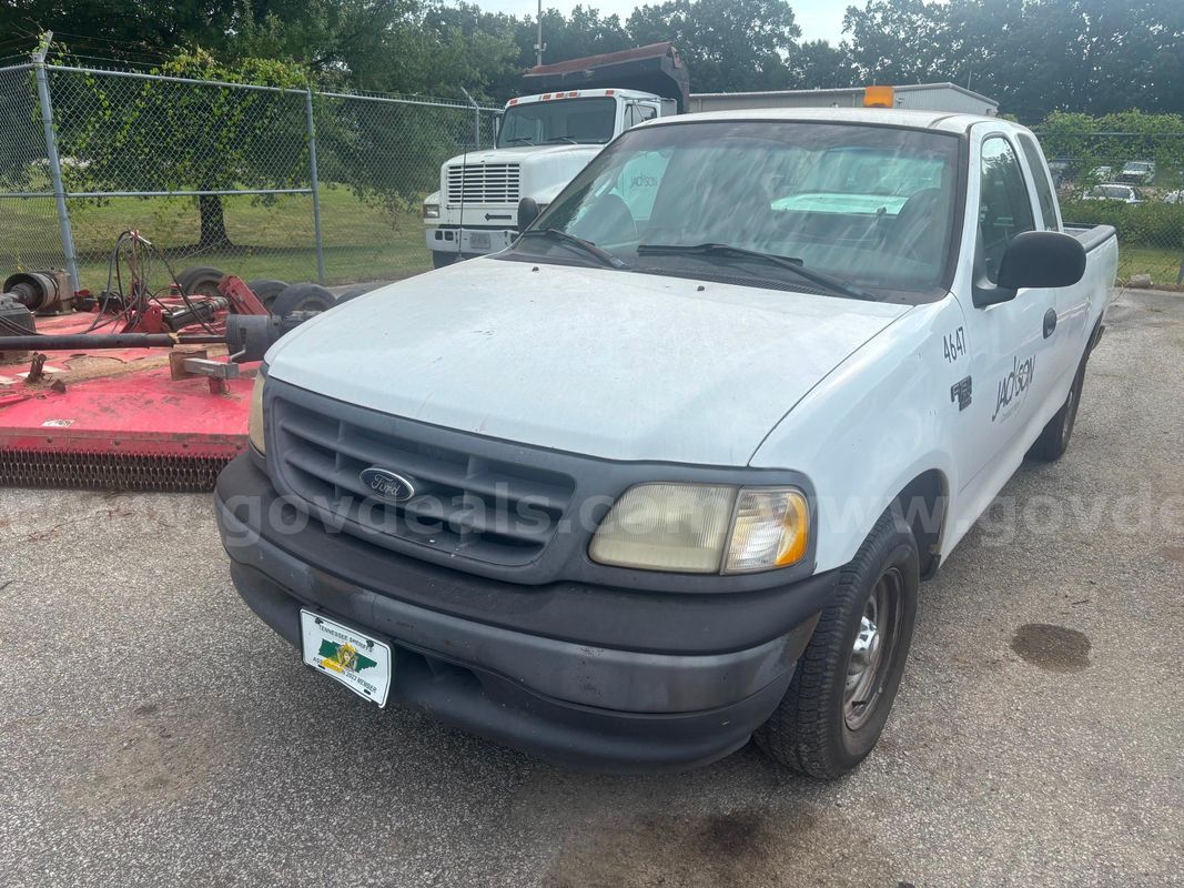 2001 Ford F-150 XL SuperCab Short Bed 2WD (1 of 12)
