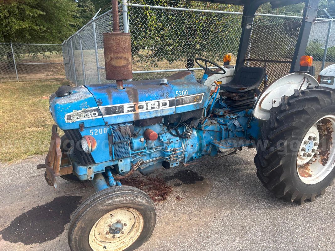 1992 Ford 3930 Tractor