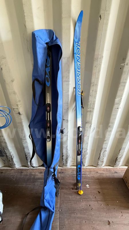 Rossignol 188's EVO skis with Rossignol bindings- like absolutely new.