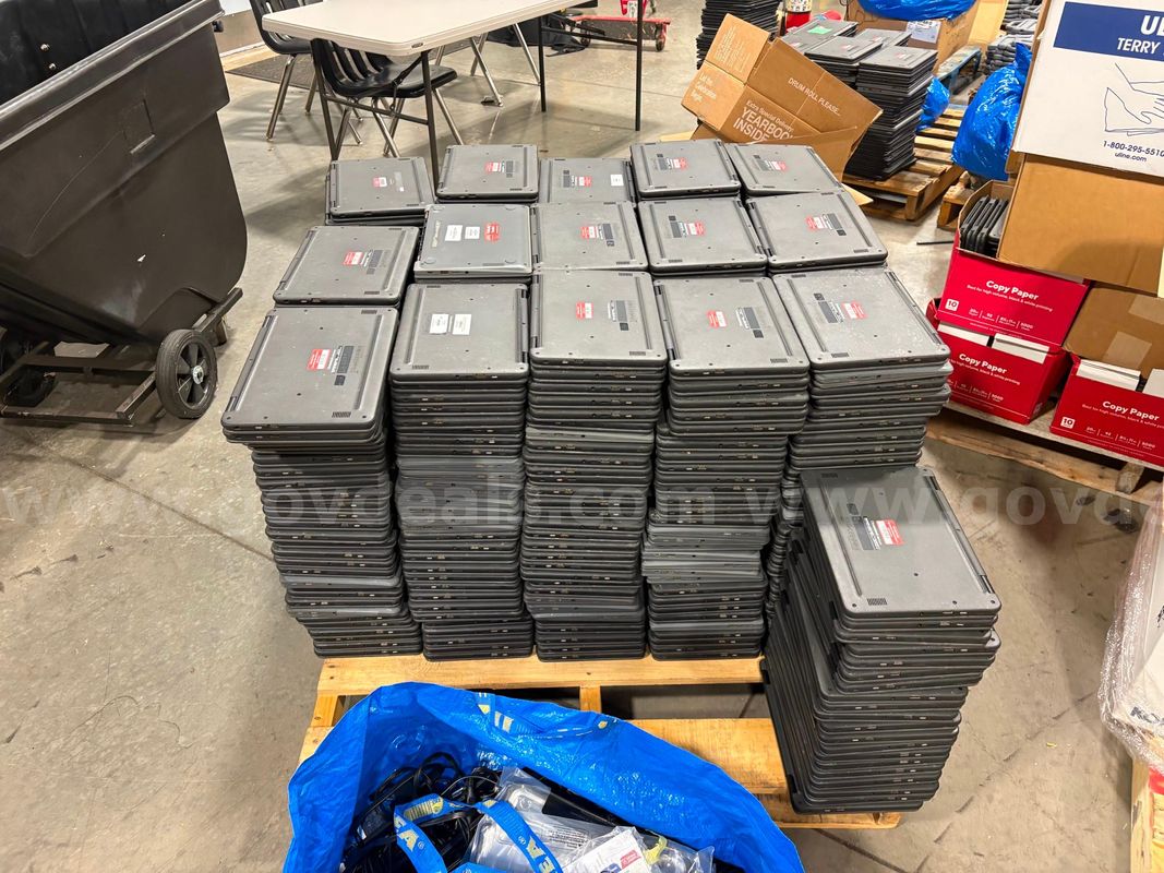 Lot of (2481) Dell 3100 2-in-1 Chromebook Tablet