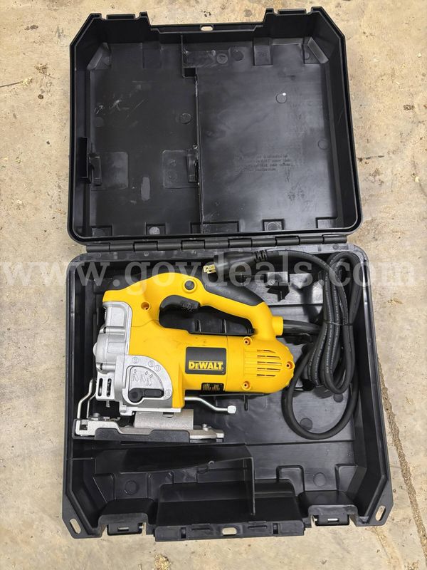 Jigsaw - DeWalt - open, never used
