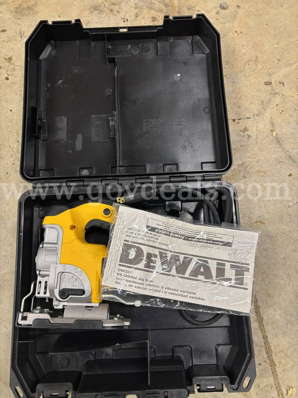 Jigsaw - DeWalt - open, never used