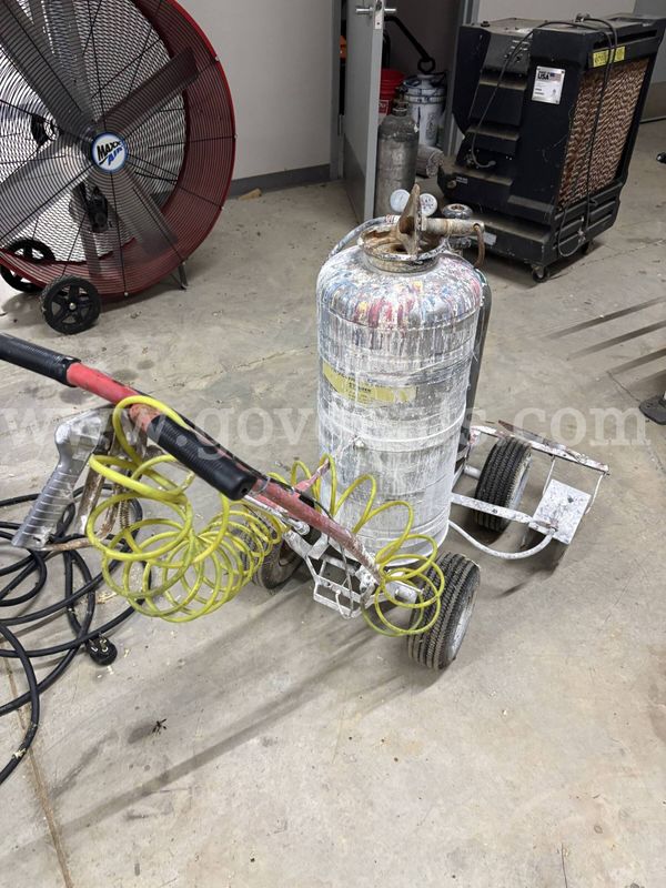 Field striping paint sprayer