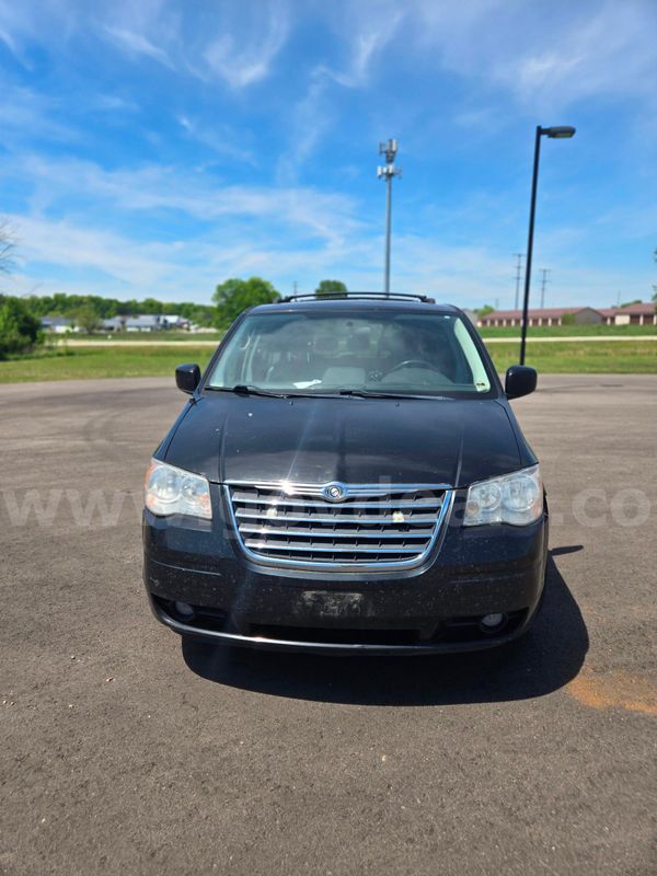 2010 Chrysler Town & Country