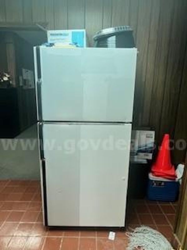 Refrigerator