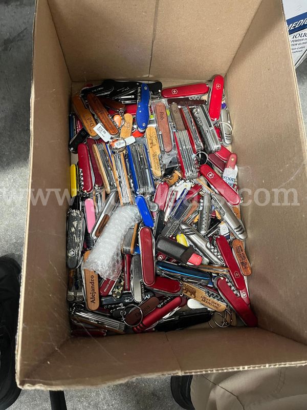 Swiss Army Knives 20 Lbs