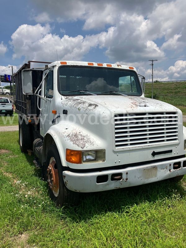 1995 International 4700 Flatbed Truck