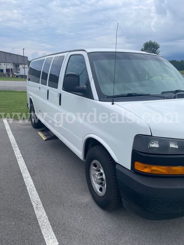 2020 Chevrolet Express 3500 Van