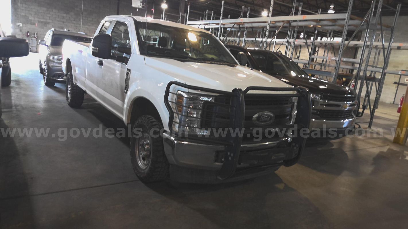 2019 FORD F-350 4WD SUPER CAB