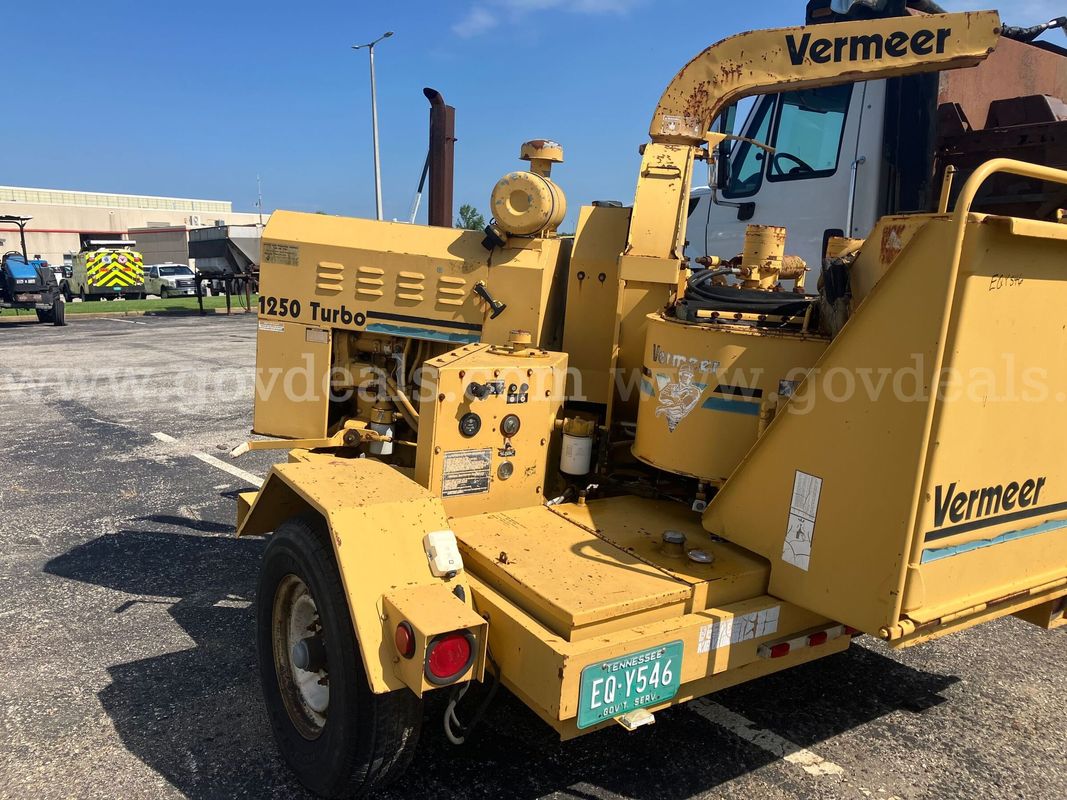 1996 VERMEER BRUSH CHIPPER (1 of 7)