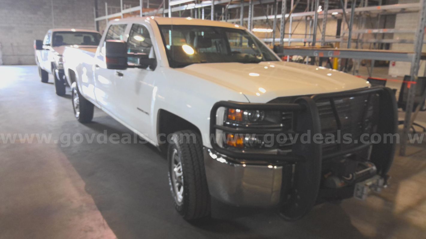 2015 CHEVROLET 3500 4WD CREW CAB