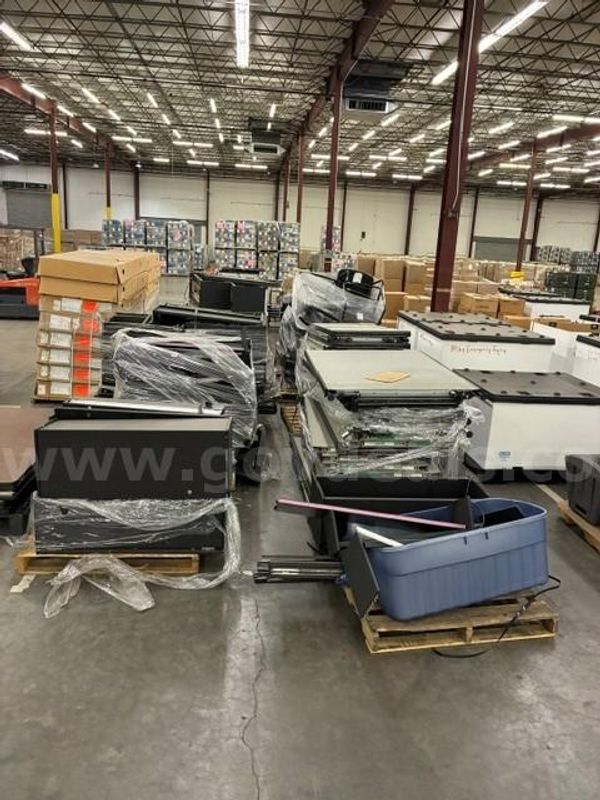 MISC CUBICLE EQUIPMENT 1 LOT