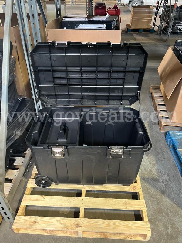 Tote With Wheels