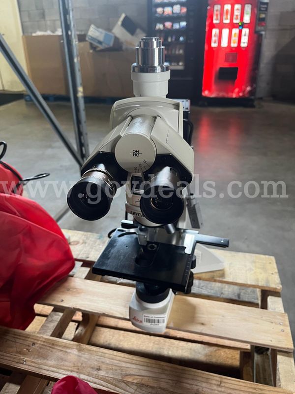 LEICA DMLS MICROSCOPE