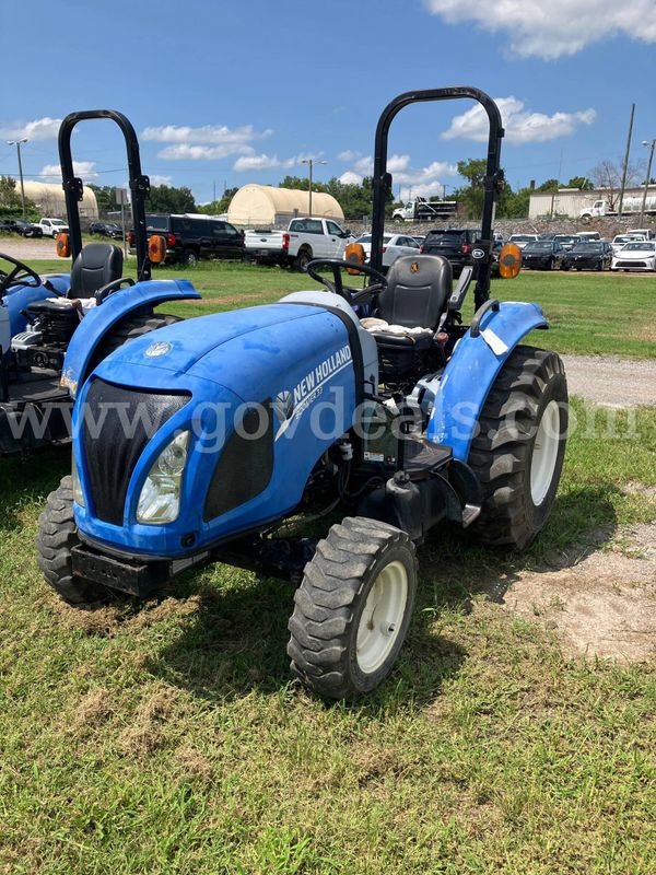 2016 New Holland Boomer 33