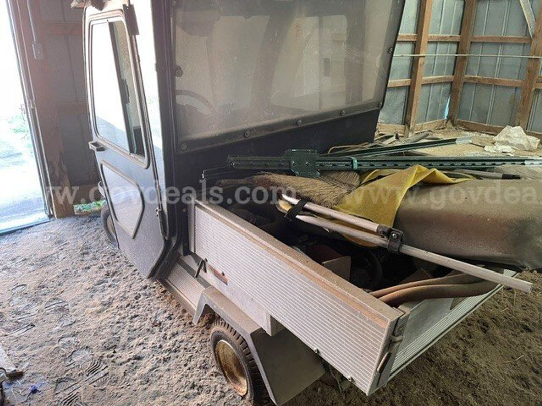 2004 CLUB CAR TURF 1 UTILITY CART
