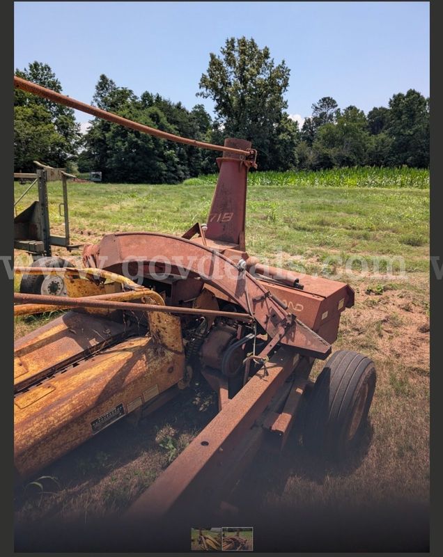 New Holland 718 Silage Chopper