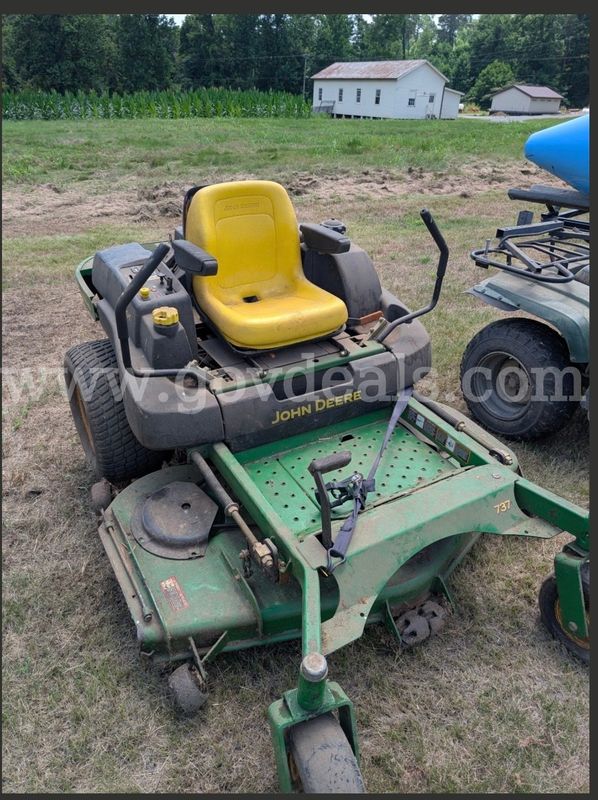 2005 John Deere 737 Riding Mower