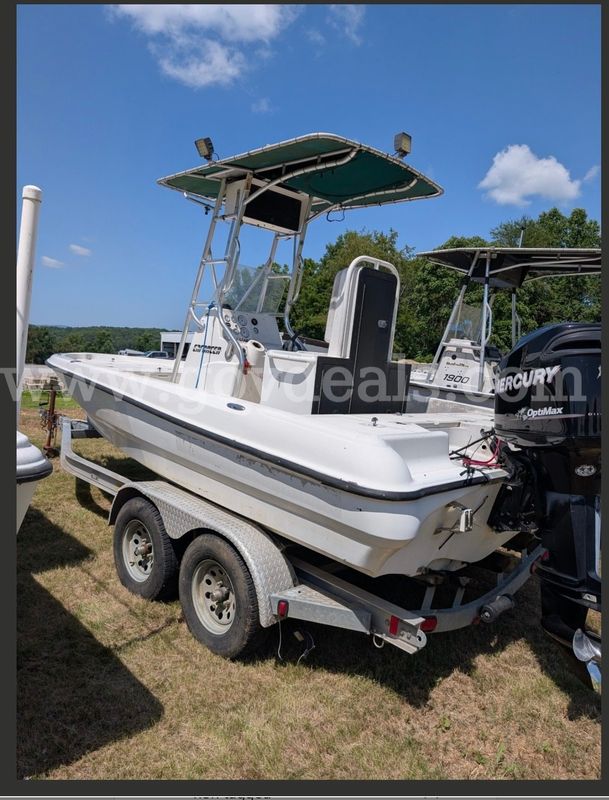 2005 TRITON ENFORCER 19' C/C BOAT