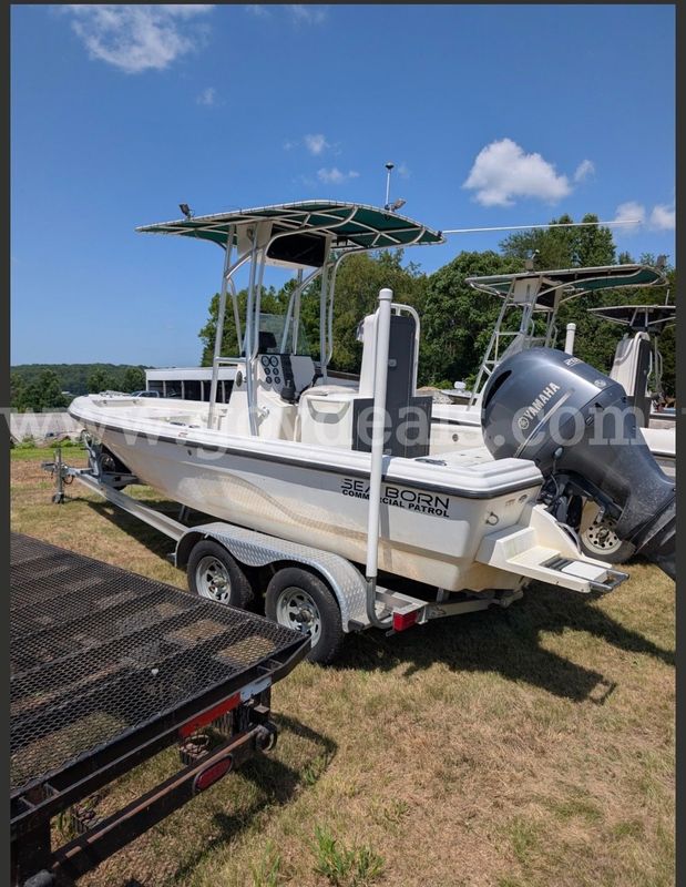 2014 TRITON 21' C/C BOAT