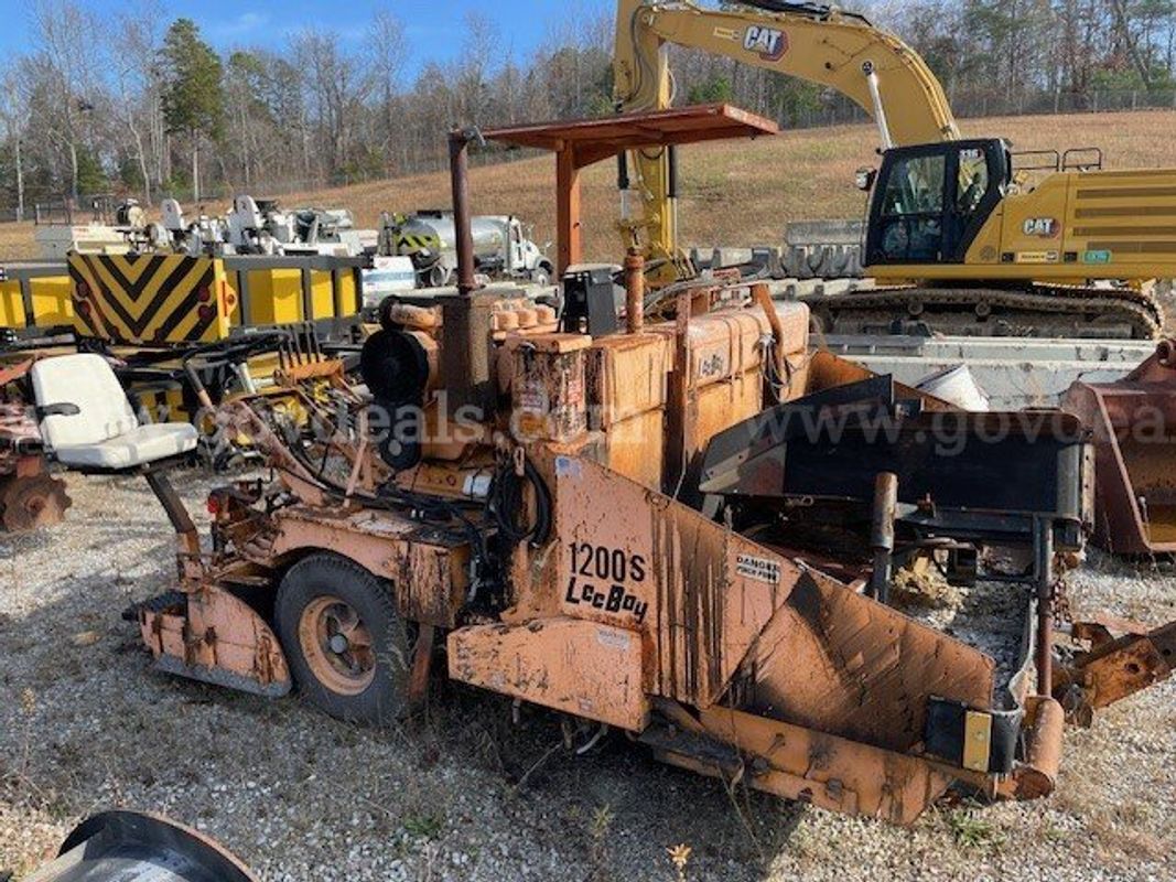 1997 LEE BOY W1200 ASPHALT MAINTAINER