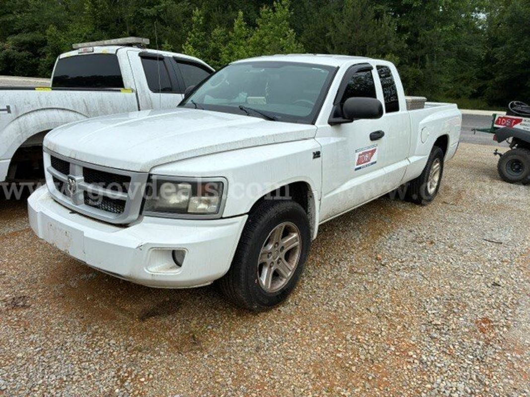 2010 DODGE DAKOTA