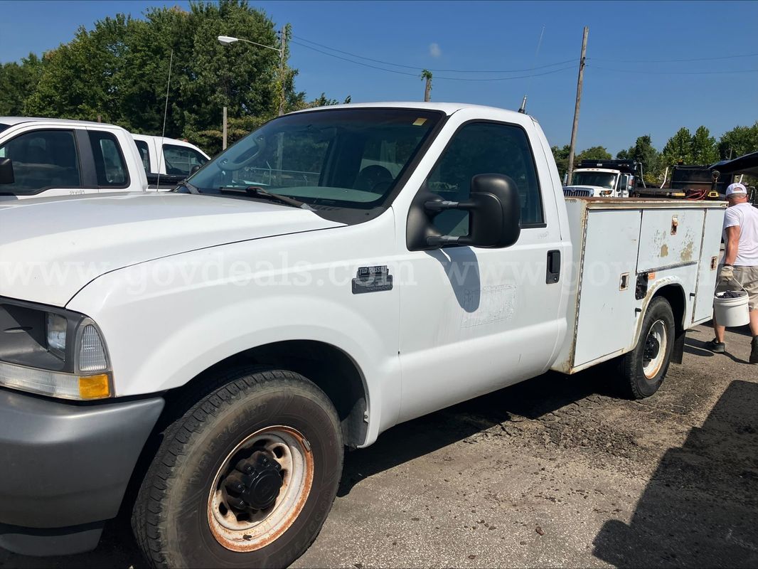 2004 Ford F250 Utility Truck