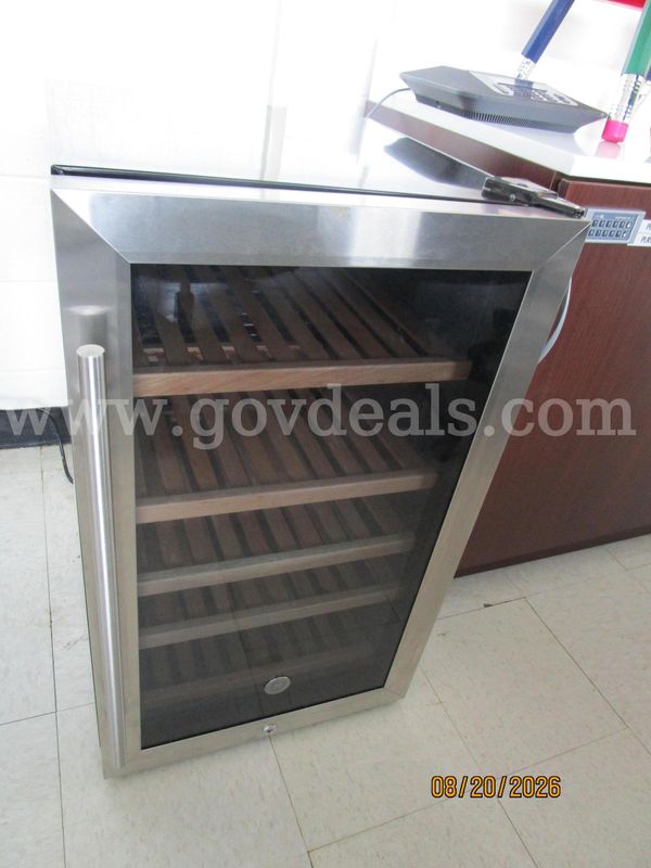 Non-Cooling Beverage Center