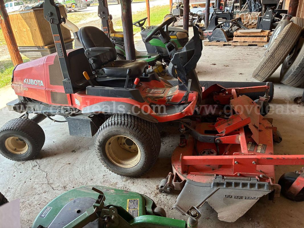 2014 KUBOTA F2690 MOWER