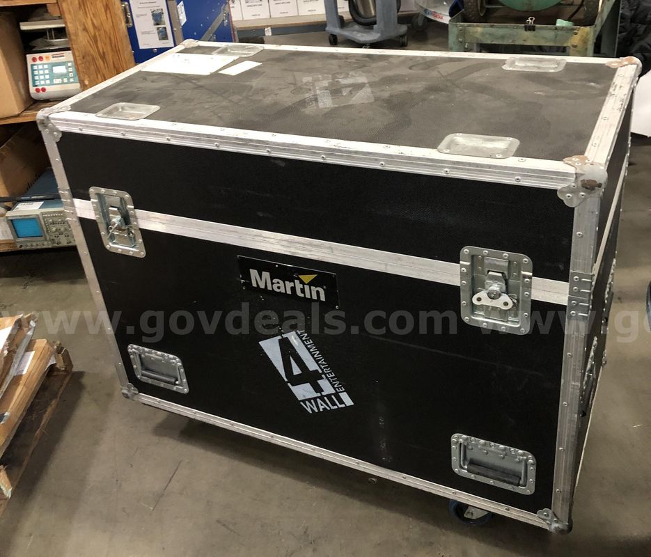 PROTECTIVE TRAVEL CASE: PROFESSIONAL, FOR AUDIO EQUIPMENT