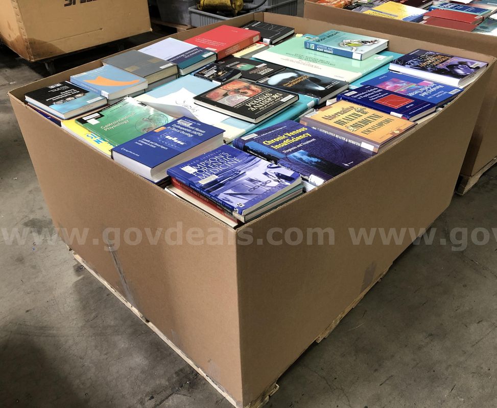 BOOKS/ MONOS: ASSORTED SUBJECTS, PALLET LOT