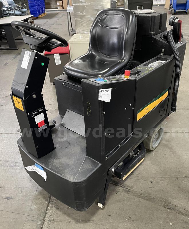FLOOR SCRUBBER: SIT DOWN/ RIDING, 29"