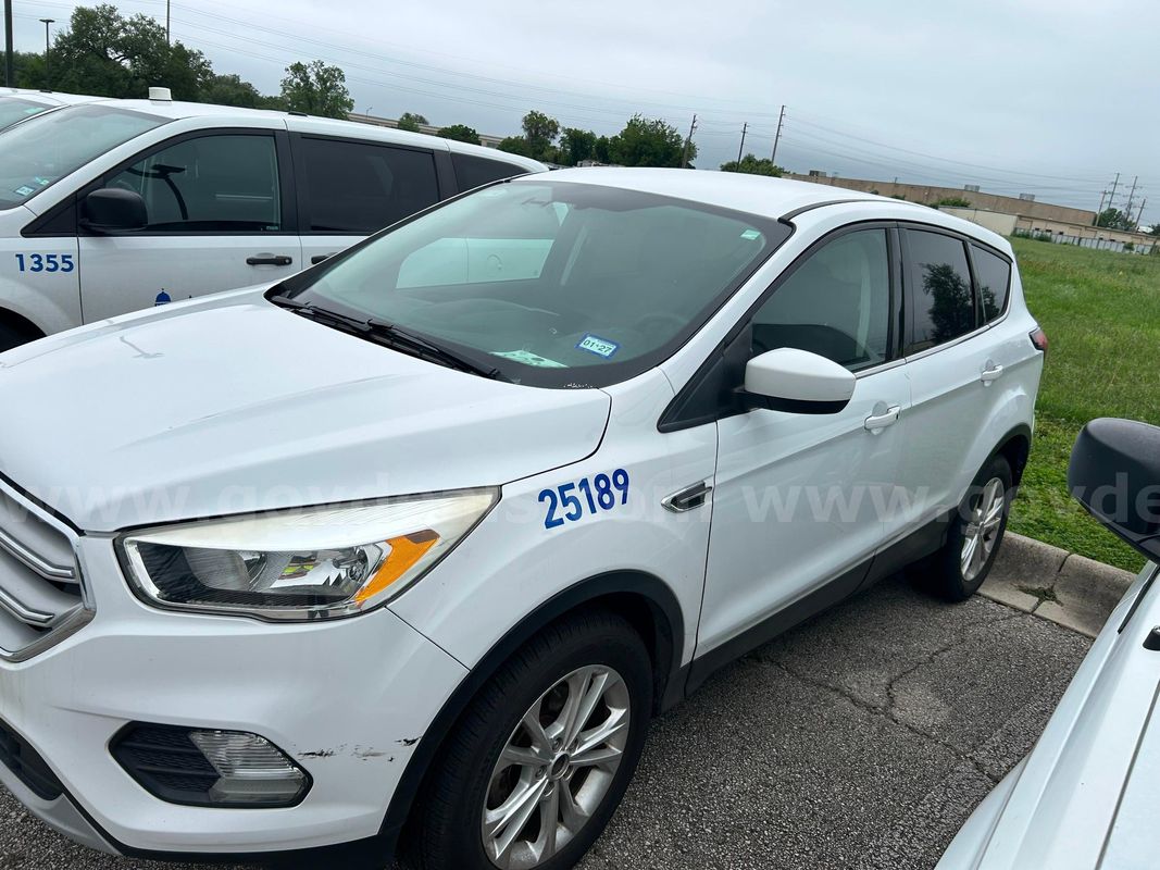 2019 Ford Escape Unit 25189 Needs head gasket. Coolant in cylinders.