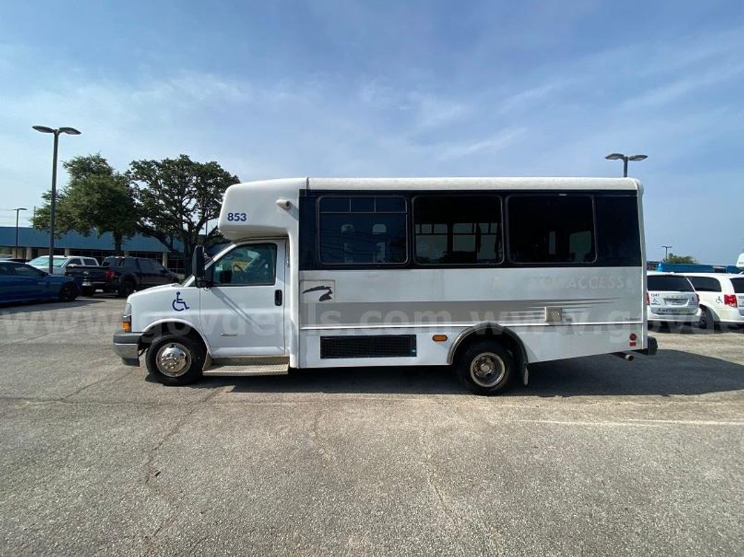2018 Champion C4500 (Unit 853) 6.0 Gas Engine GM 6L90 E Transmission. (Transmission Issues)