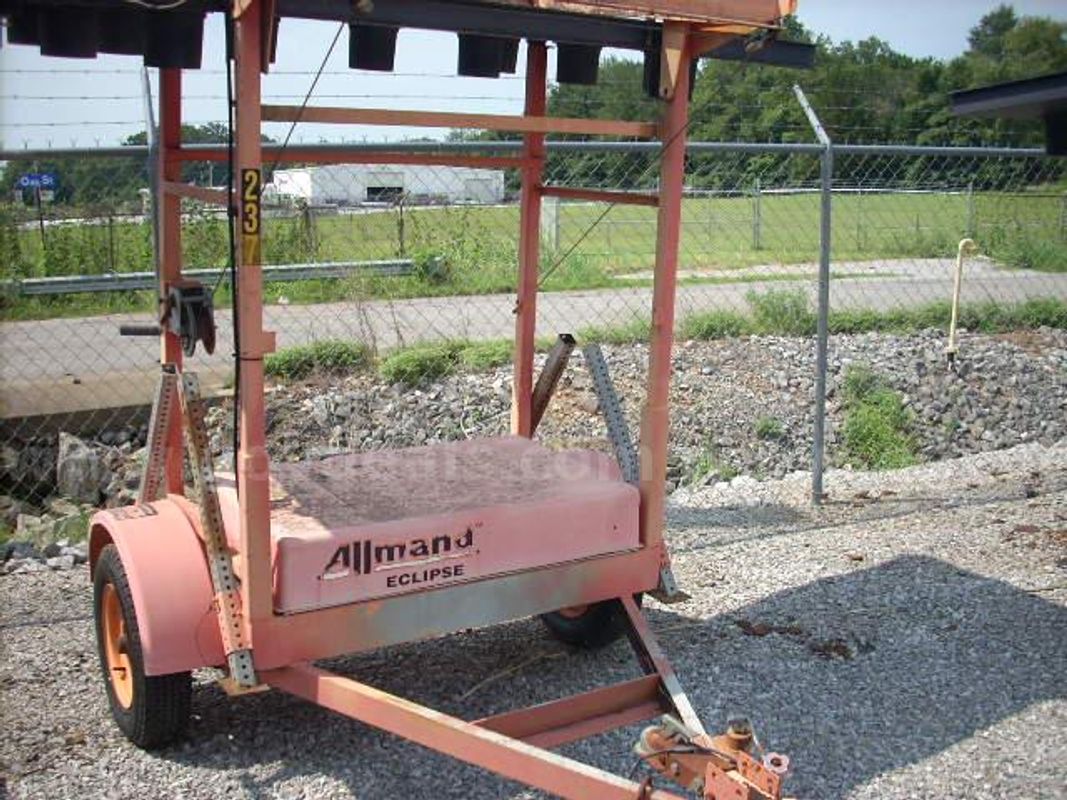 Allmand Sign/Arrow board