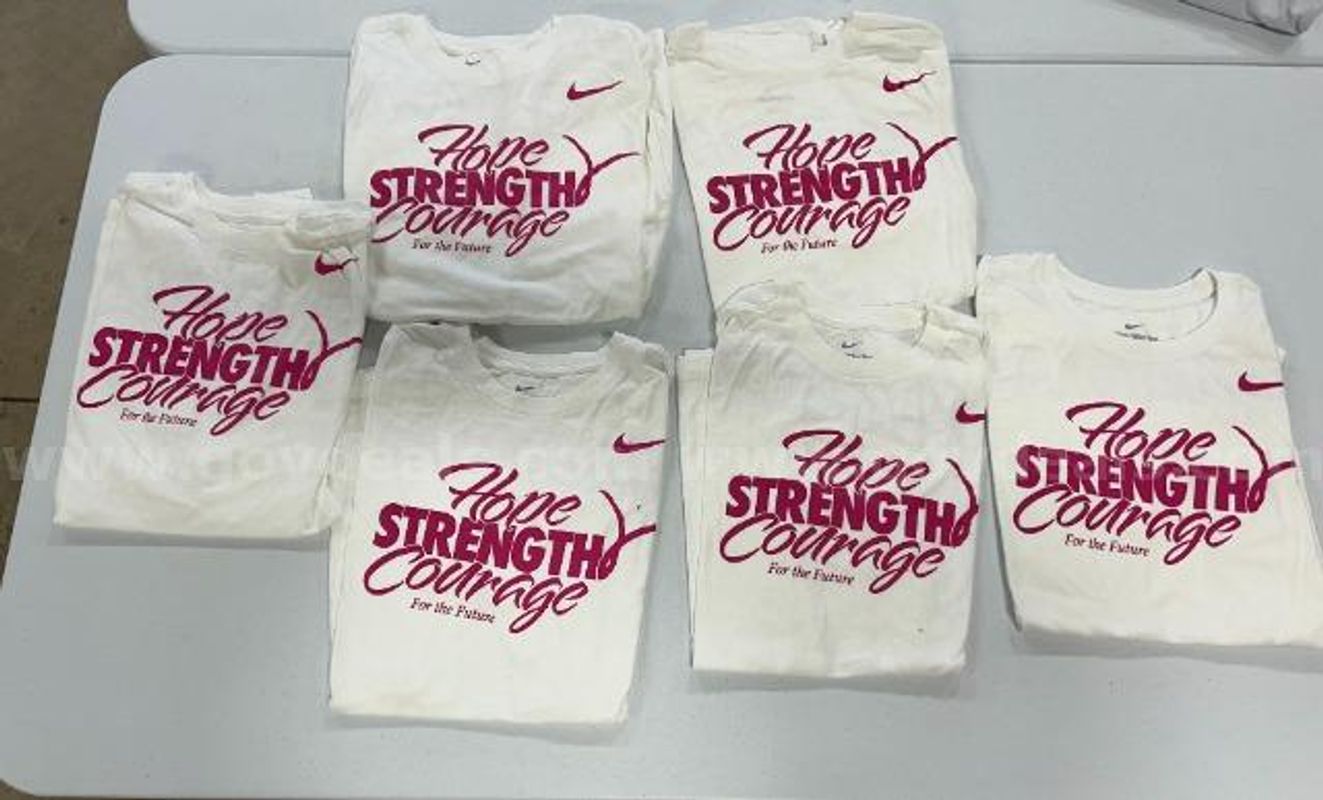 ShirtsLot of 6 Nike Tee Shirts, White in color. Size S,M