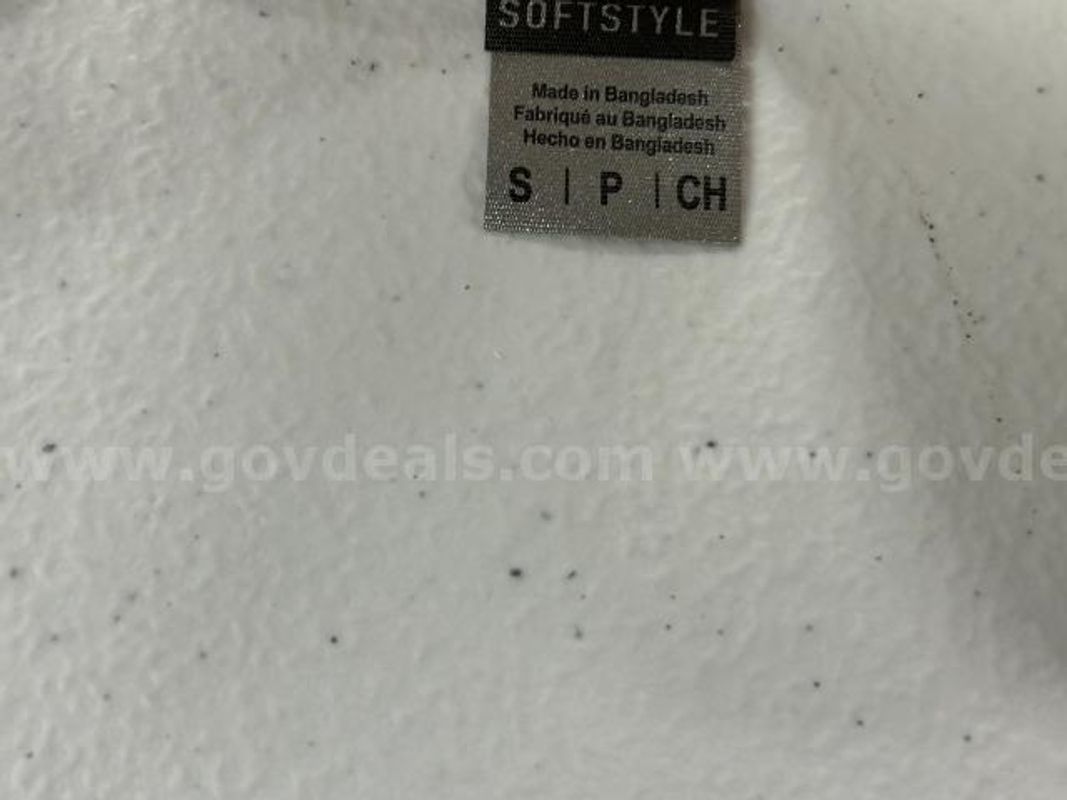 Lot of 4, Gildan Soft style T-Shirts, White in color. Size: S