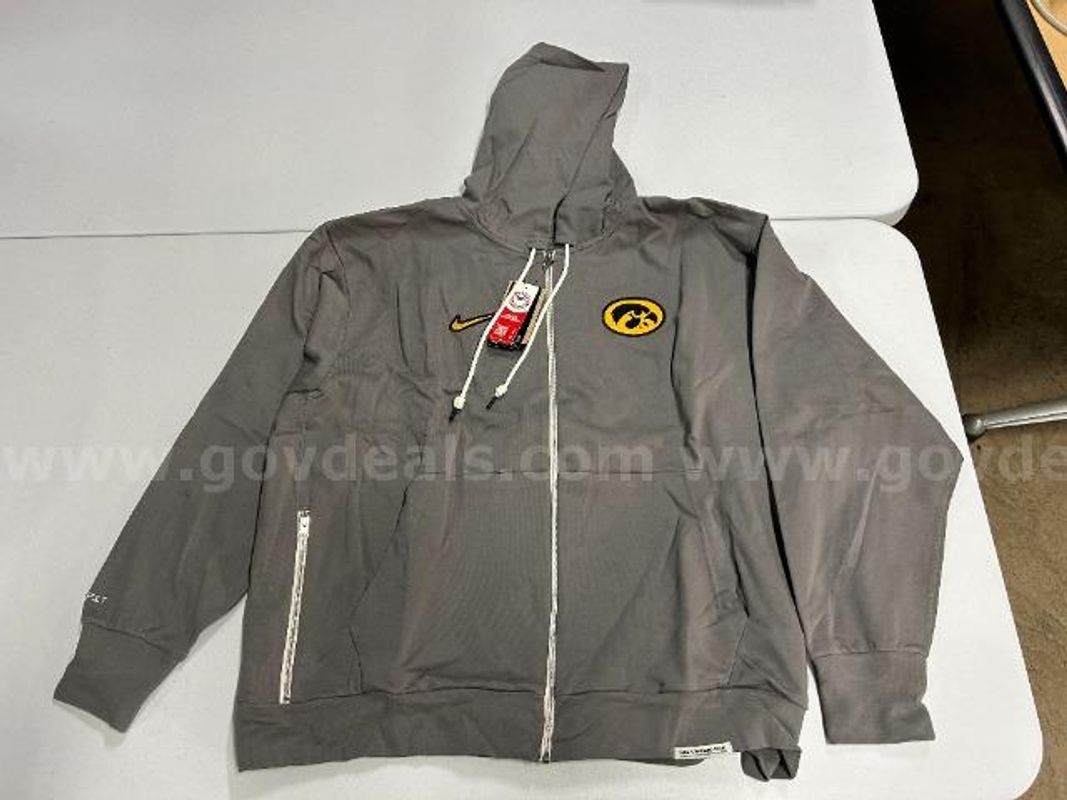 Lot of 1, Nike Full Zip hooded Jacket. Grey in color. Size: 3XL
