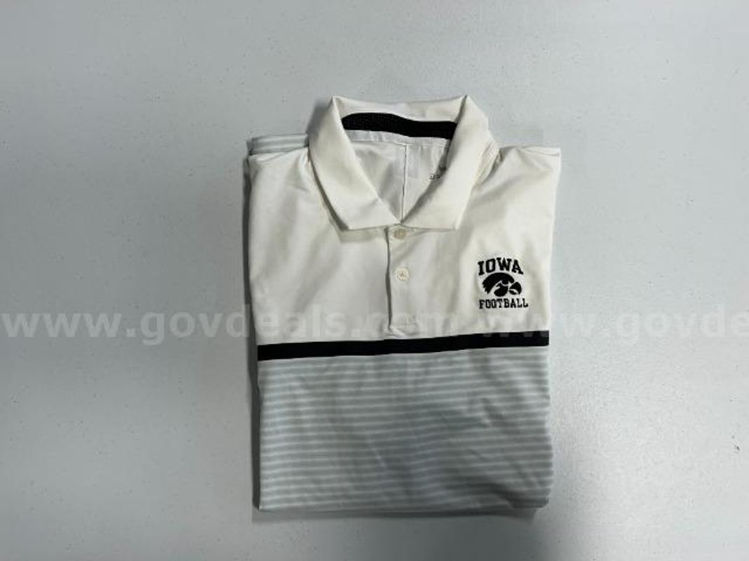 Lot of 1, Nike Tiger Woods Vapor Golf Polo, White in color. Size: M