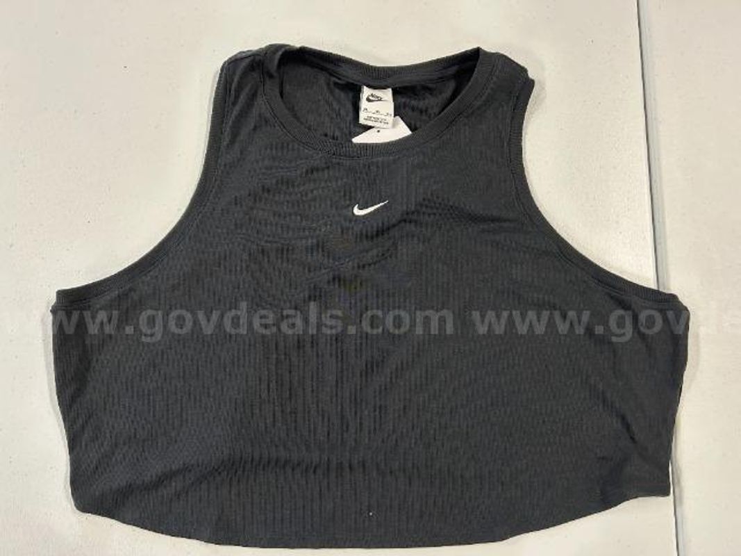 Lot of 1, WMNS Nike Essentials Ribbed Tank top, Black in color, Size: 3XL