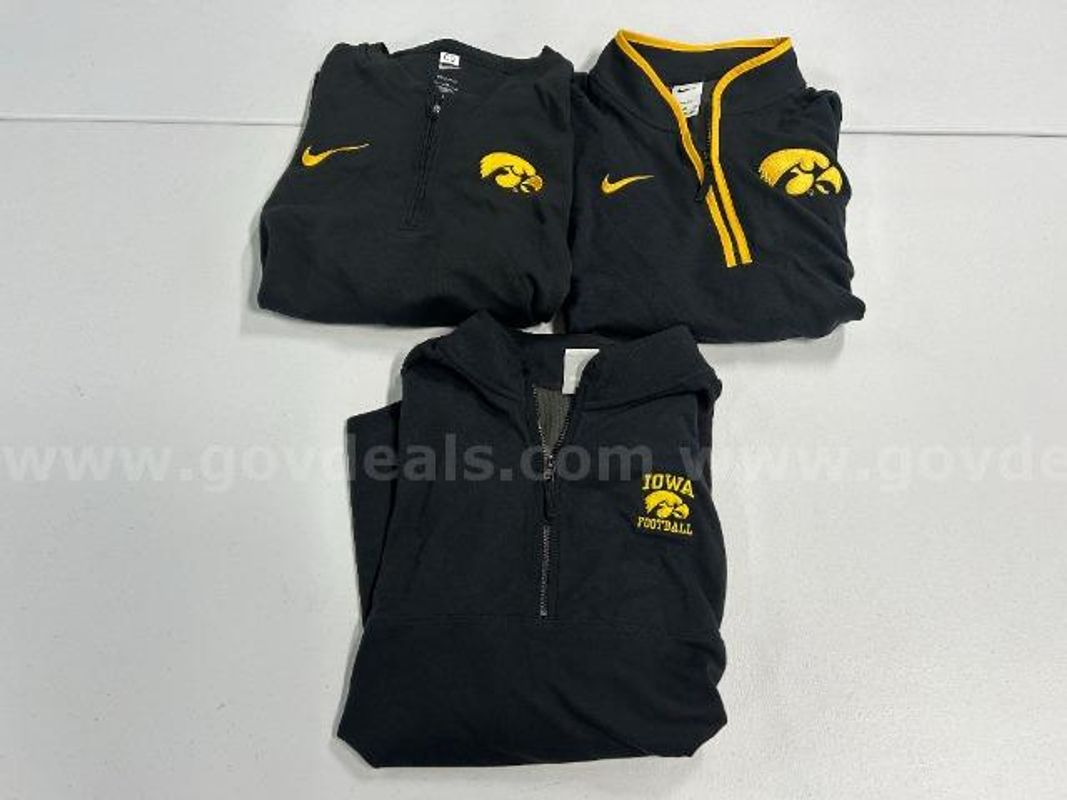 Lot of 3, Nike 1/4 zip Pullover.Various Styles, Black in color, Size: XL