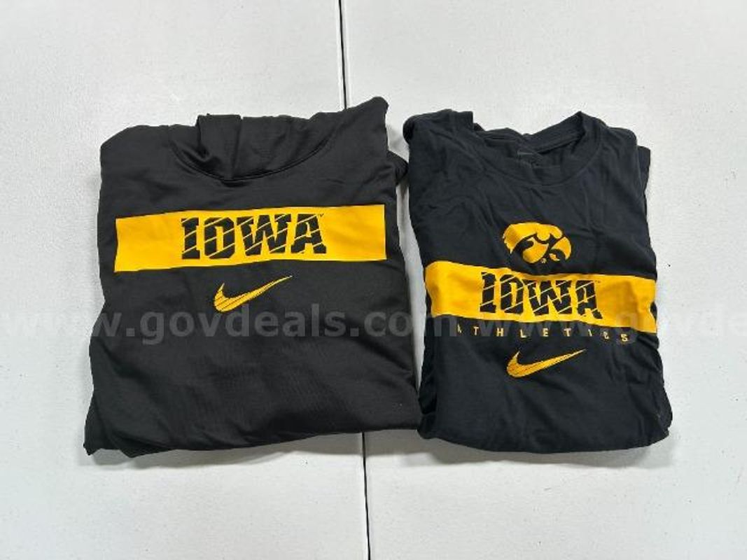 Lot of 2, Nike Dri-Fit "U of I" Tee Long/Short Sleeve, BLK in color. Size:M
