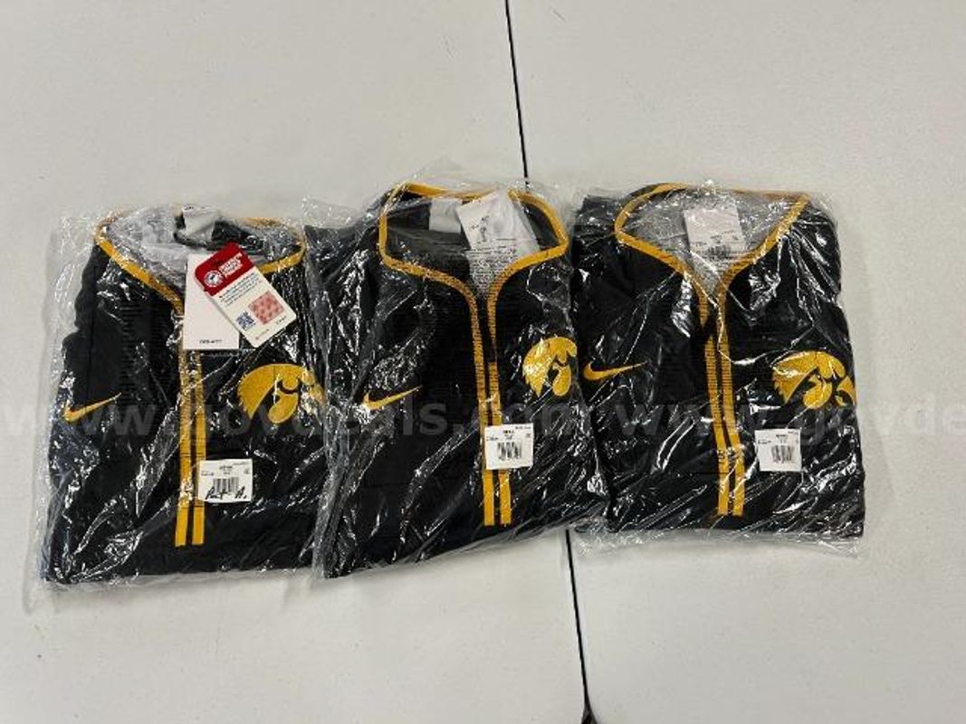 Lot of 3, Nike "U of i" Dri-Fit 1/4 zip Pullover, Black in color. Size: 3XL