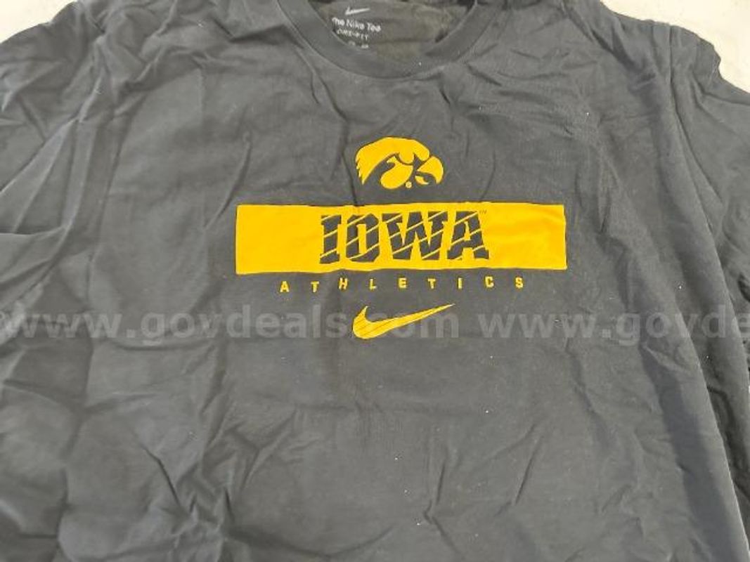 Lot of 4, Shirts, Long/Short Sleeve, Various styles, colors. Size: 3XL